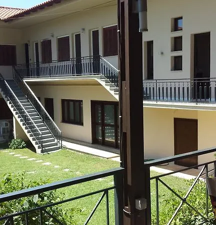 Avaton Hotel *