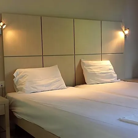 Avaton Hotel *