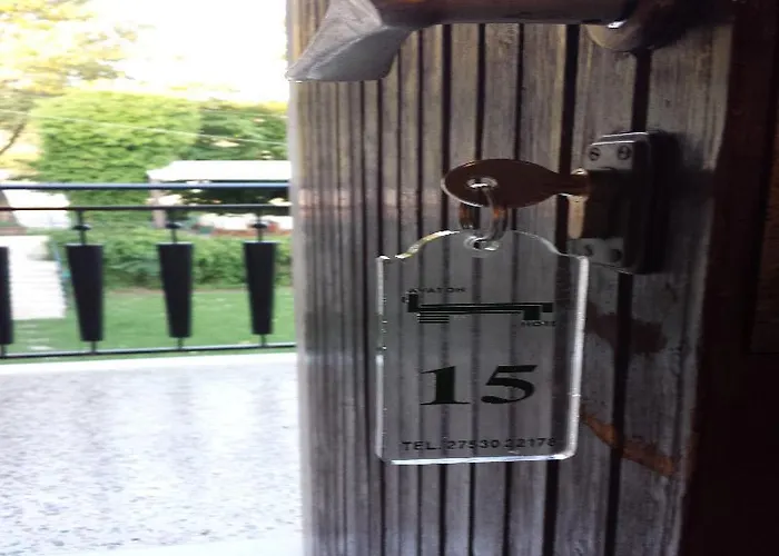 阿维顿酒店 利勾里昂